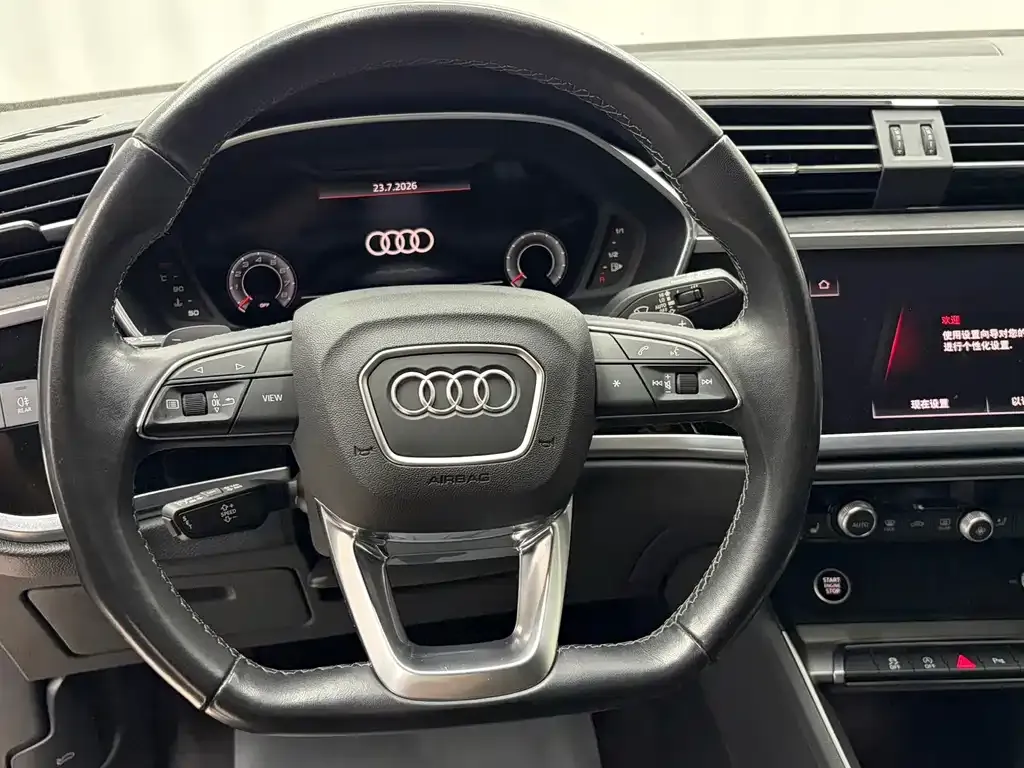 Audi Q3 — фото 2