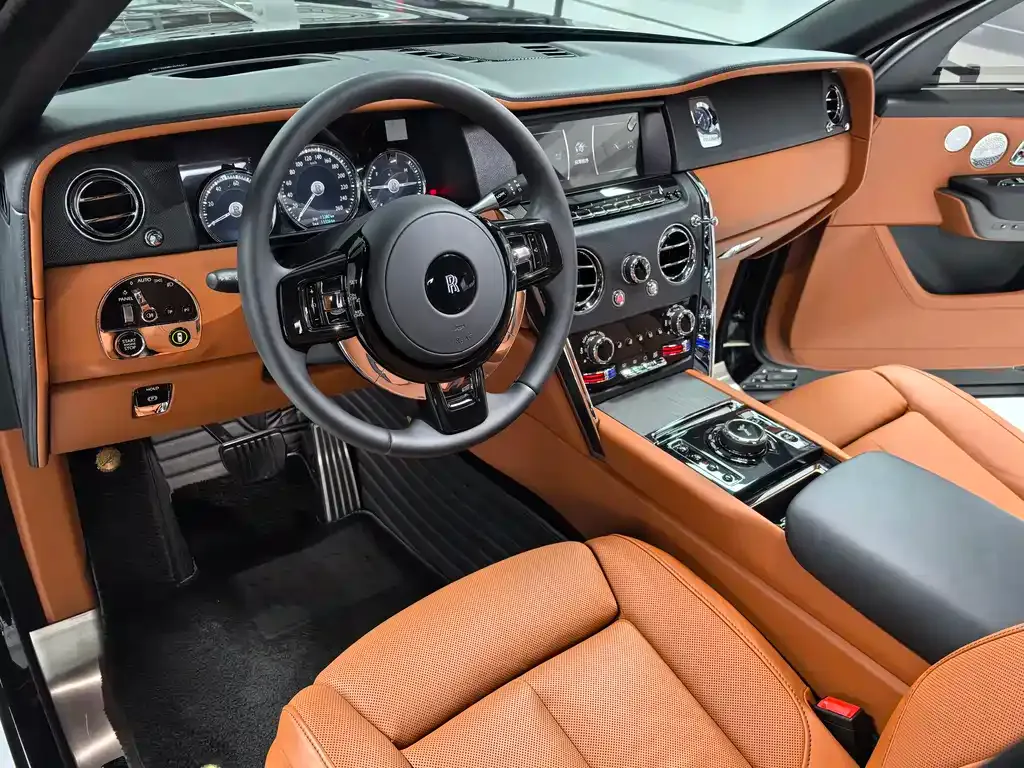 Rolls-Royce Cullinan — фото 10