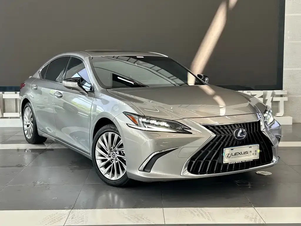 Lexus ES — фото 4