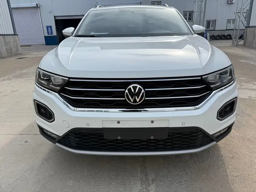 Volkswagen T-Roc — фото 10