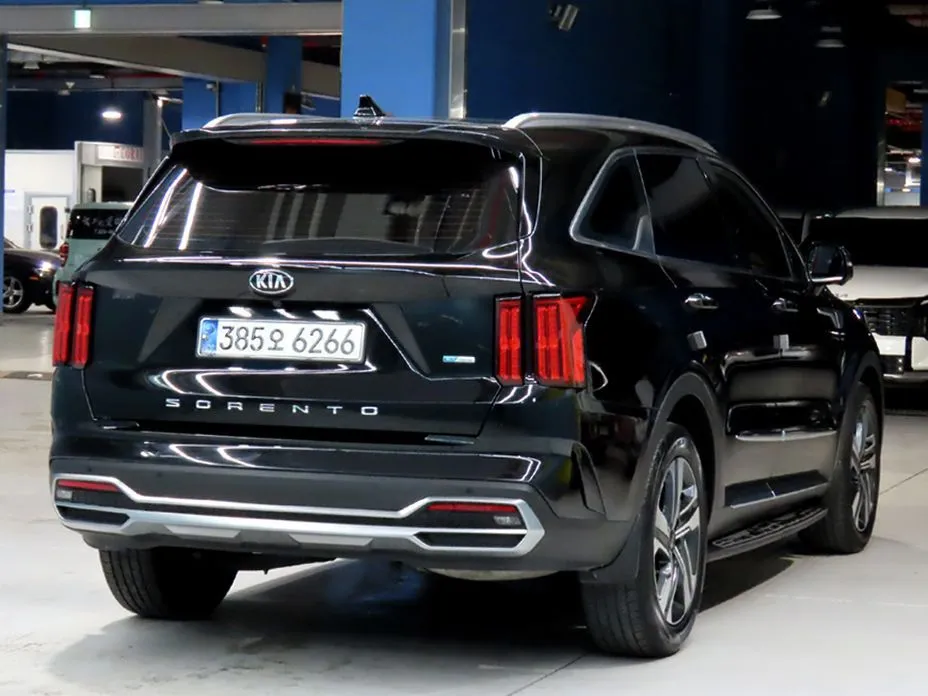 Kia Sorento — фото 8