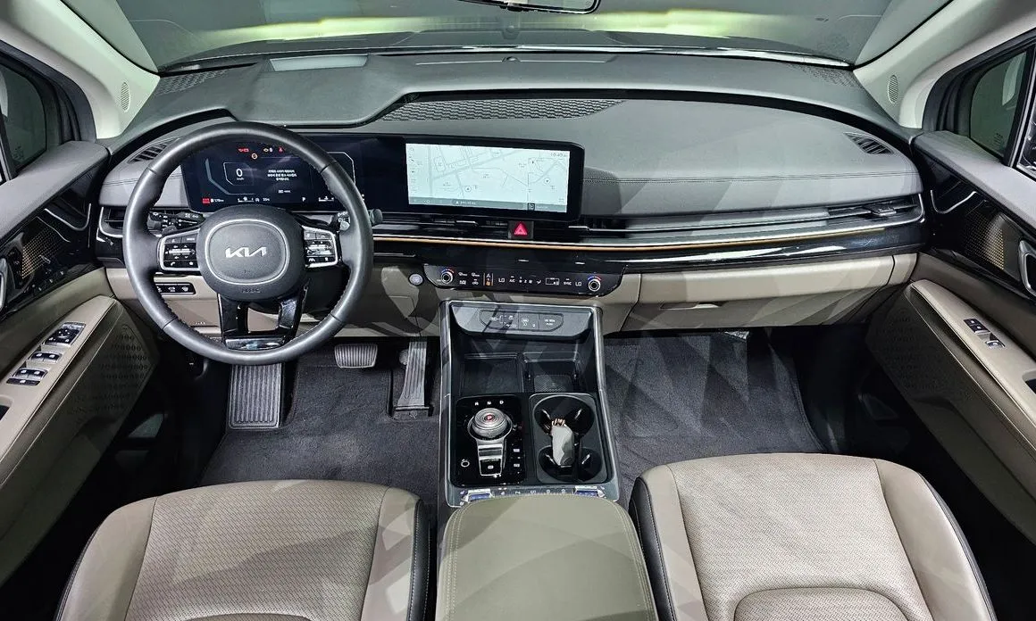 Kia Carnival — фото 4