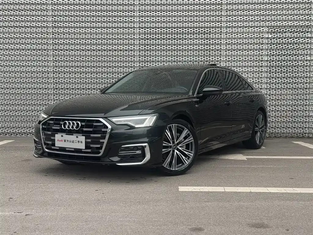Audi A6L — фото 1
