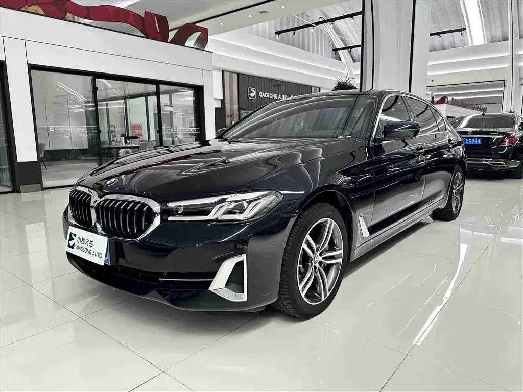 BMW 5 Series — фото 1
