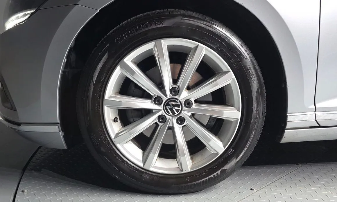 Volkswagen Passat — фото 8