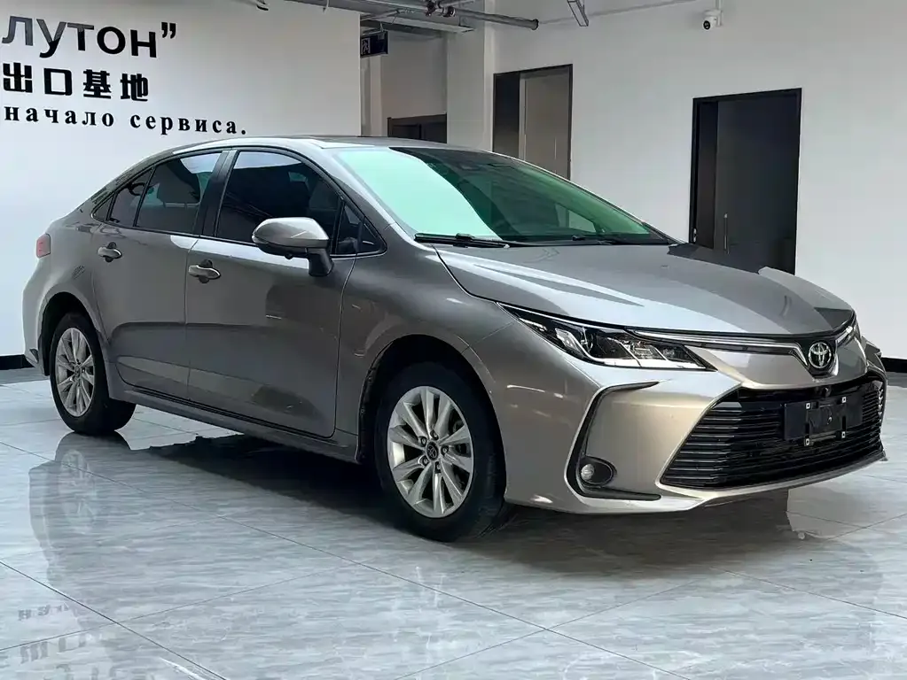 Toyota Corolla — фото 4
