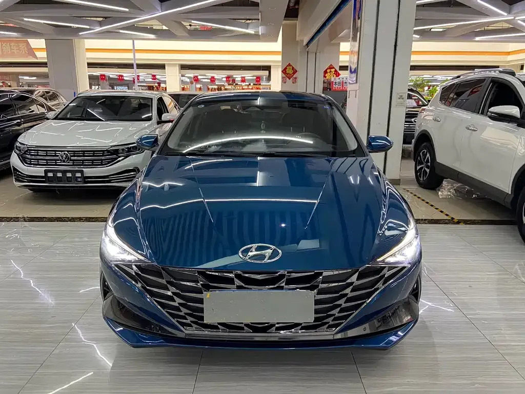Hyundai Elantra — фото 8