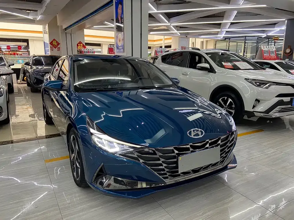 Hyundai Elantra — фото 10