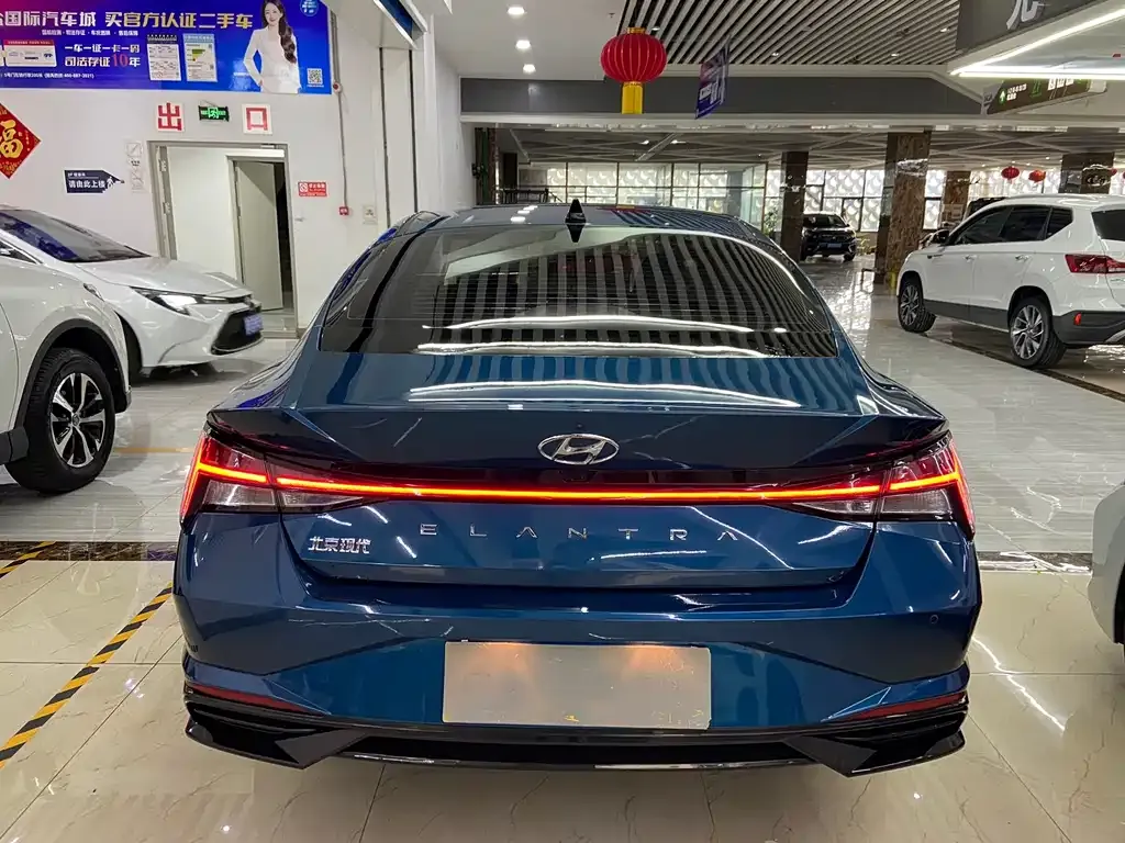 Hyundai Elantra — фото 7