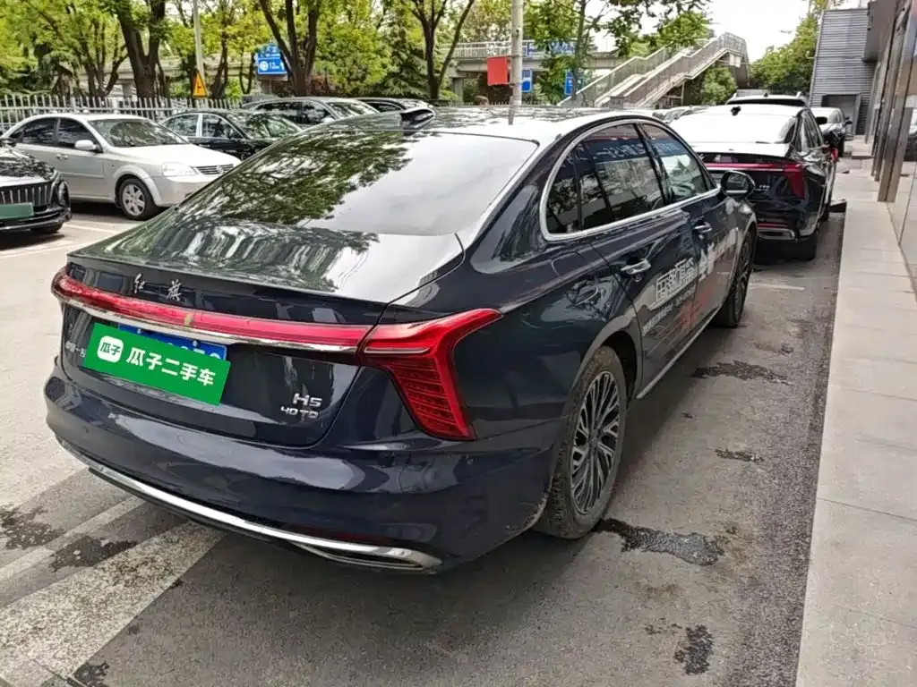 Hongqi H5 — фото 9