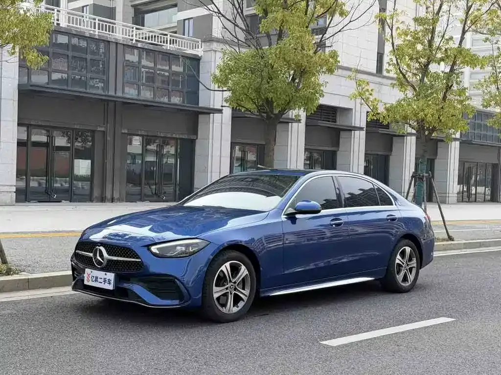 Mercedes-Benz C-Class — фото 1