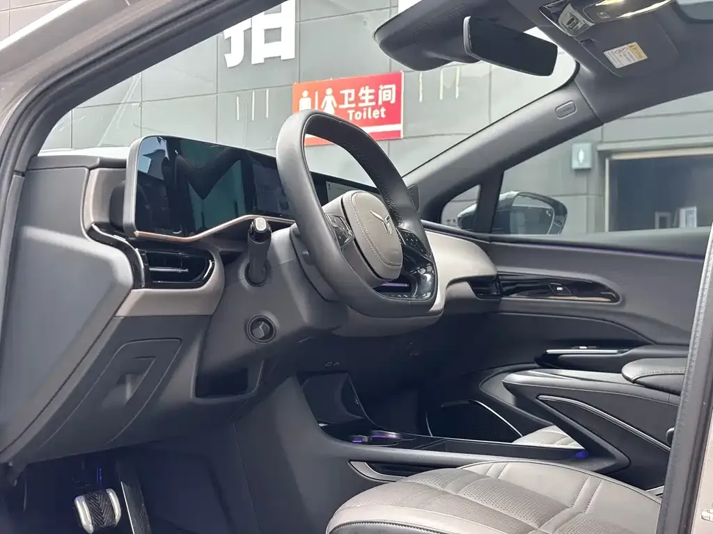 Hongqi EH7 2024 из CN, фото 6