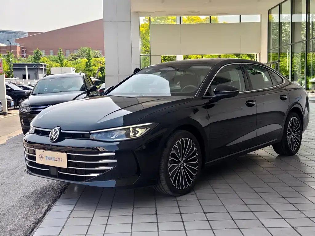 Volkswagen Passat — фото 1
