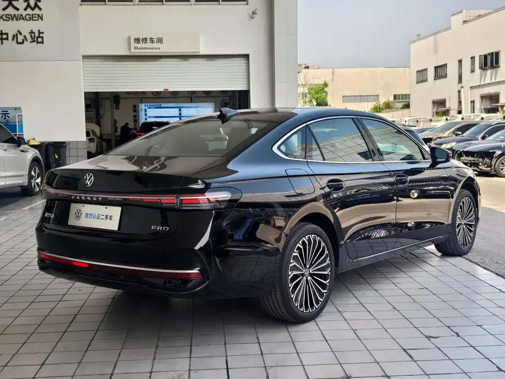 Volkswagen Passat — фото 7