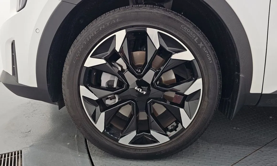 Kia Sorento — фото 7