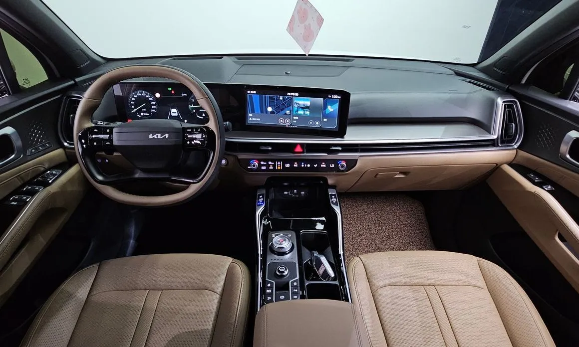 Kia Sorento — фото 8