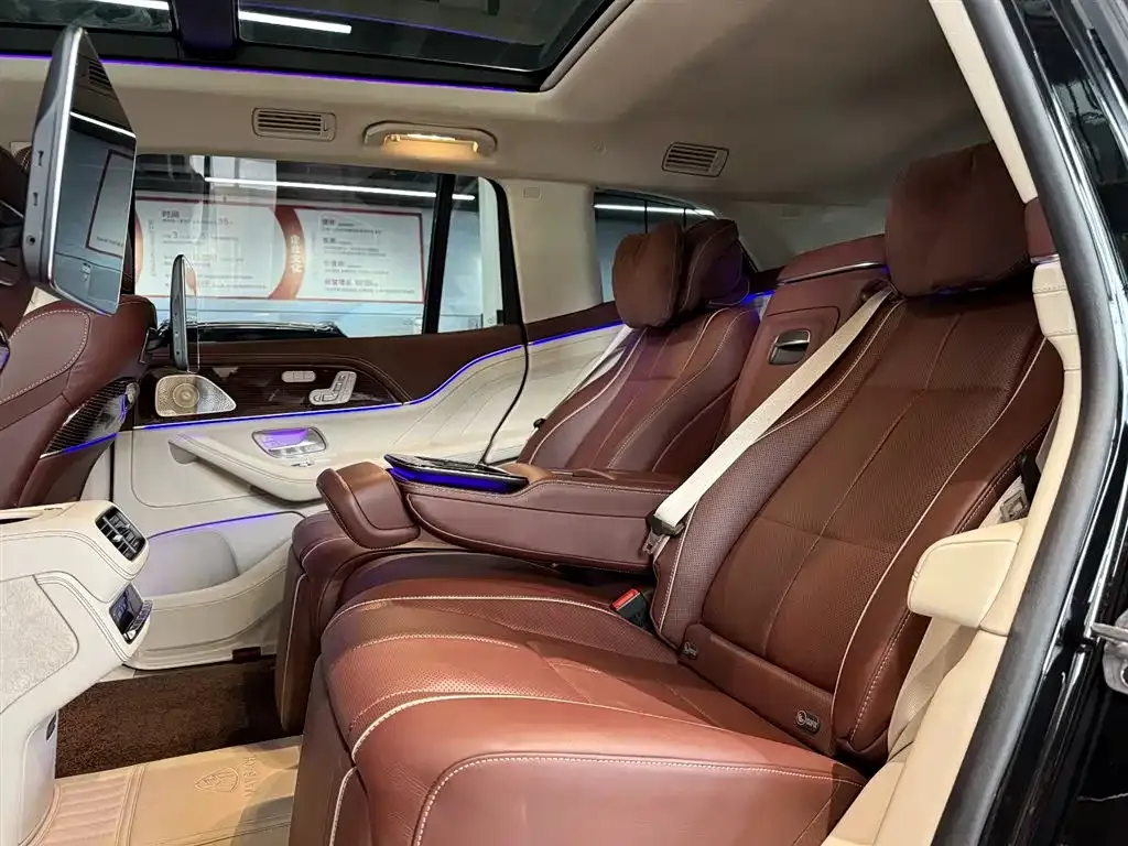 Mercedes-Benz GLS — фото 6