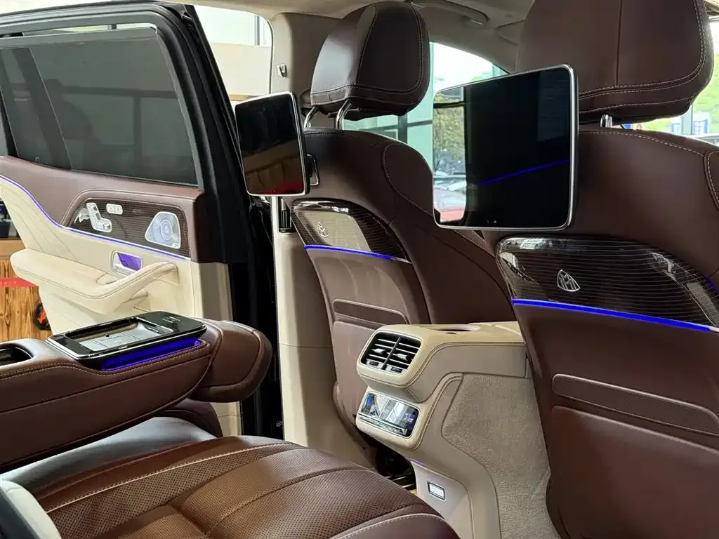 Mercedes-Benz GLS — фото 10