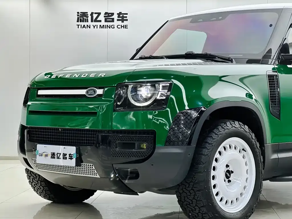 Land Rover Defender — фото 10