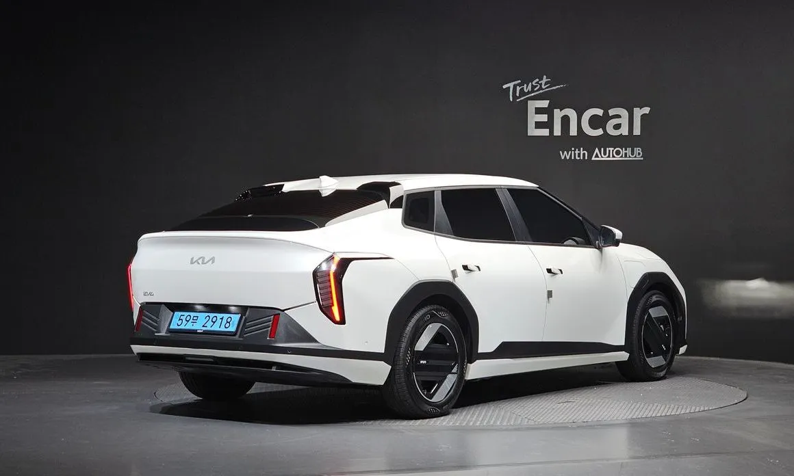 Kia EV4 — фото 2