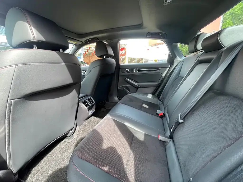Honda Civic — фото 10