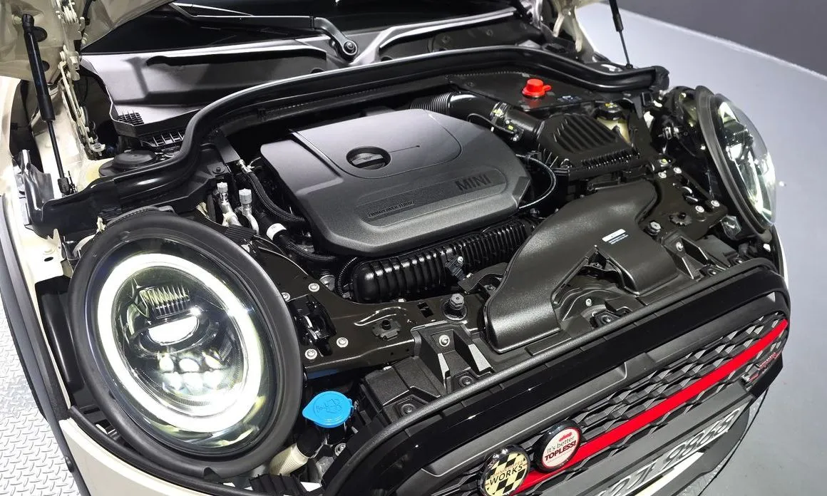 Mini Cooper Convertible 2023 из KR, фото 10