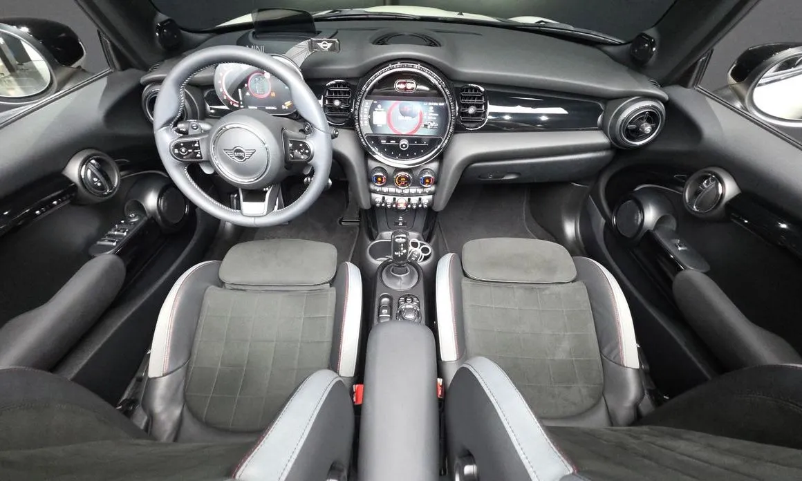 Mini Cooper Convertible 2023 из KR, фото 7