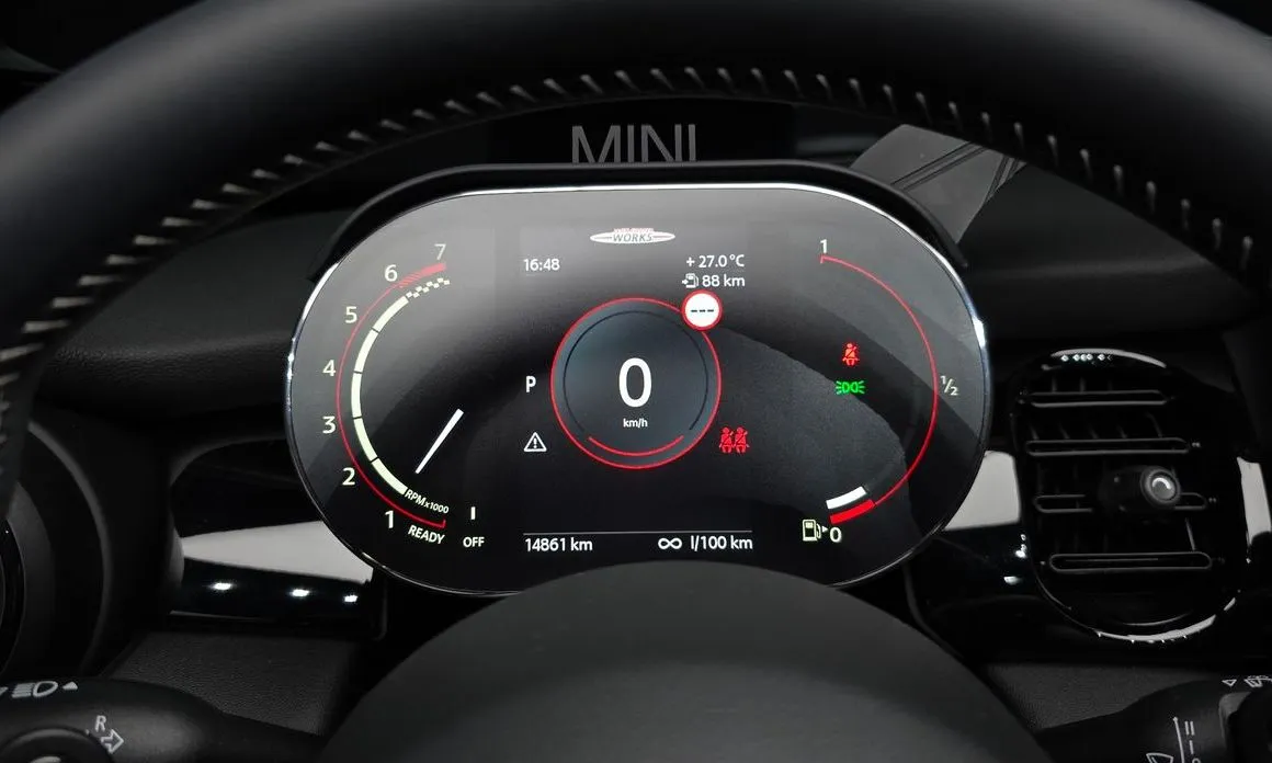 Mini Cooper Convertible 2023 из KR, фото 3