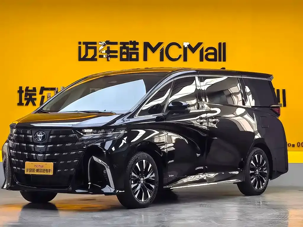 Toyota Alphard — фото 1