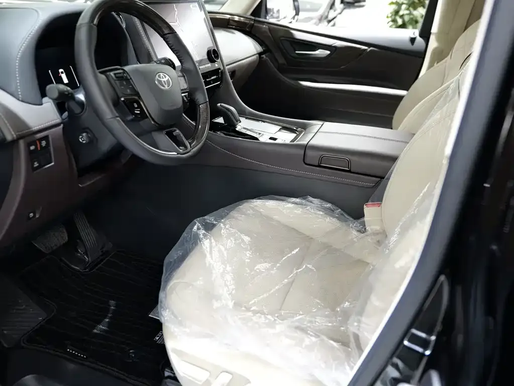 Toyota Alphard — фото 10