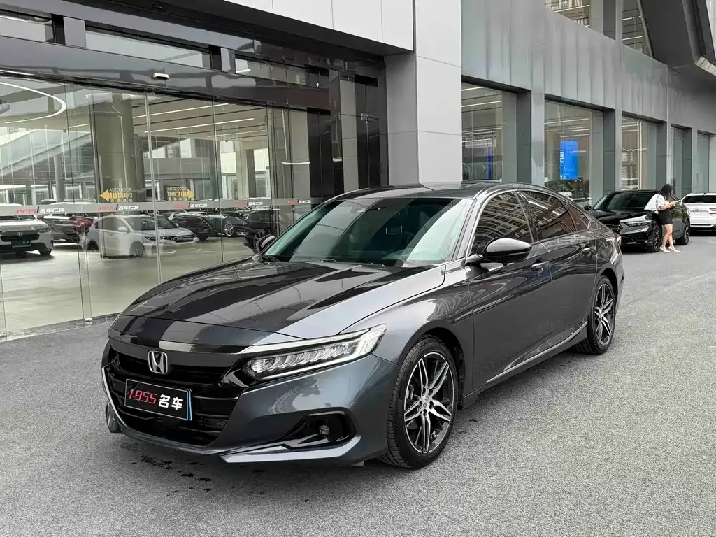 Honda Accord — фото 1