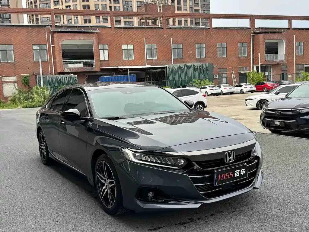 Honda Accord — фото 9