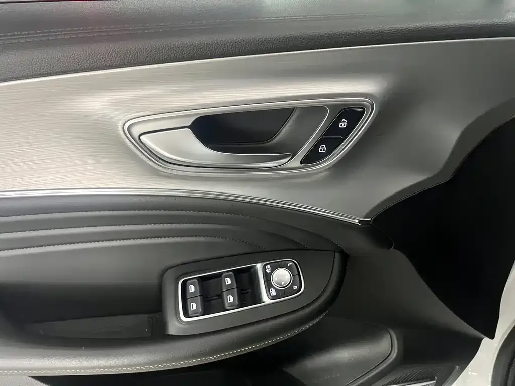 Roewe iMAX8 — фото 9