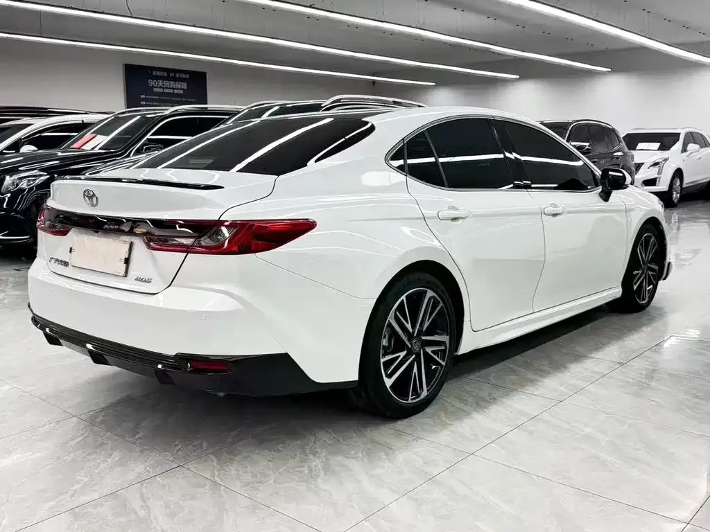 Toyota Camry 2024 из CN, фото 8