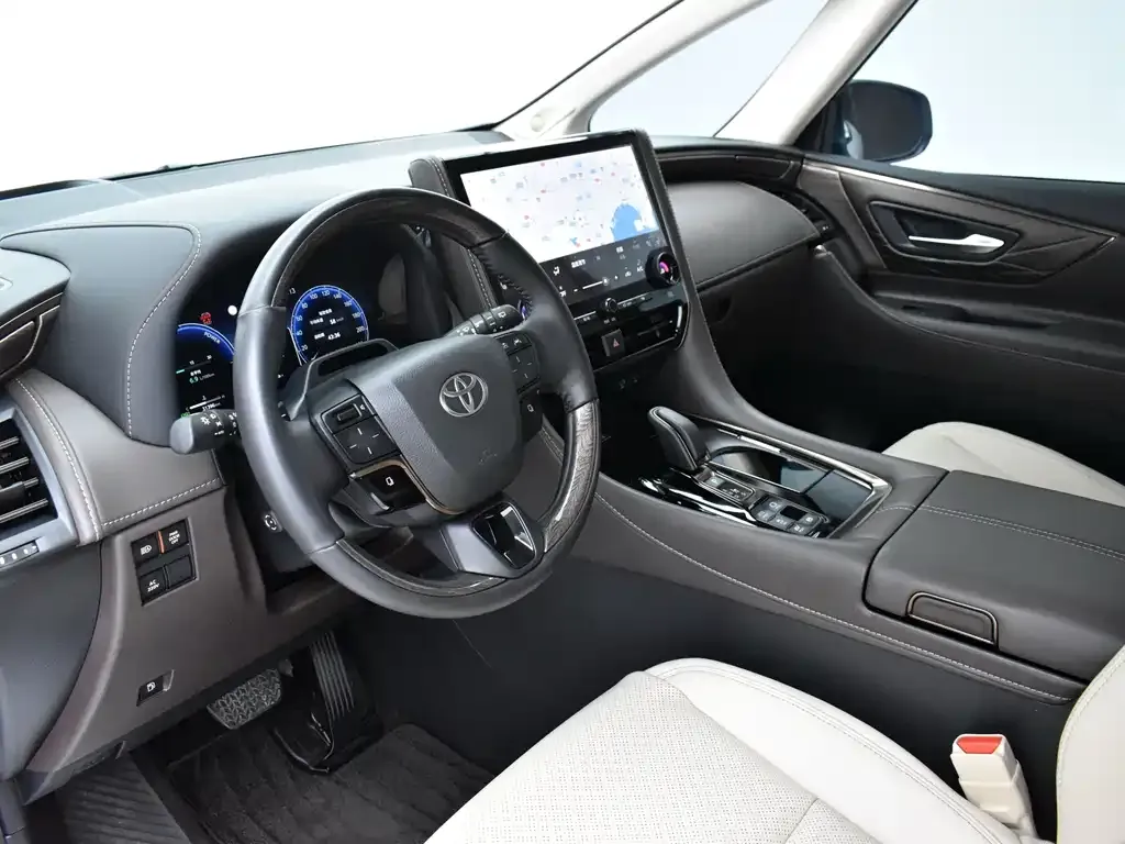 Toyota Alphard — фото 3