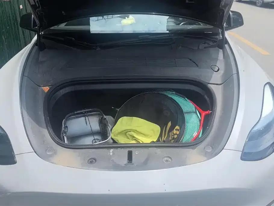 Tesla Model Y — фото 3