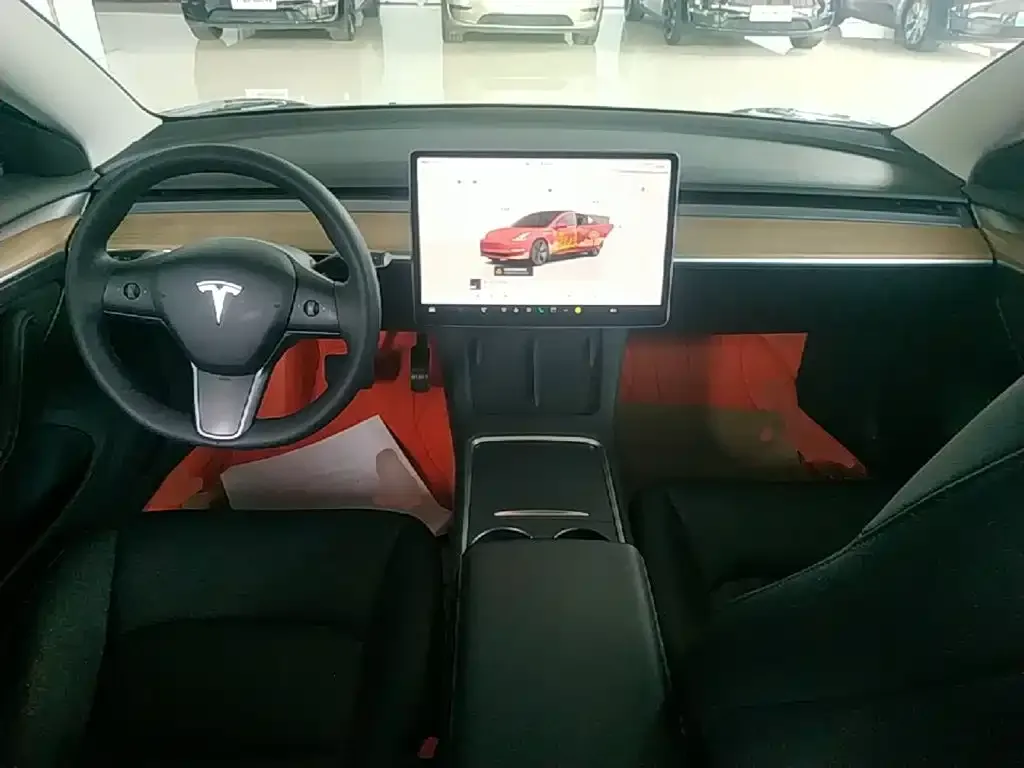 Tesla Model 3 — фото 3