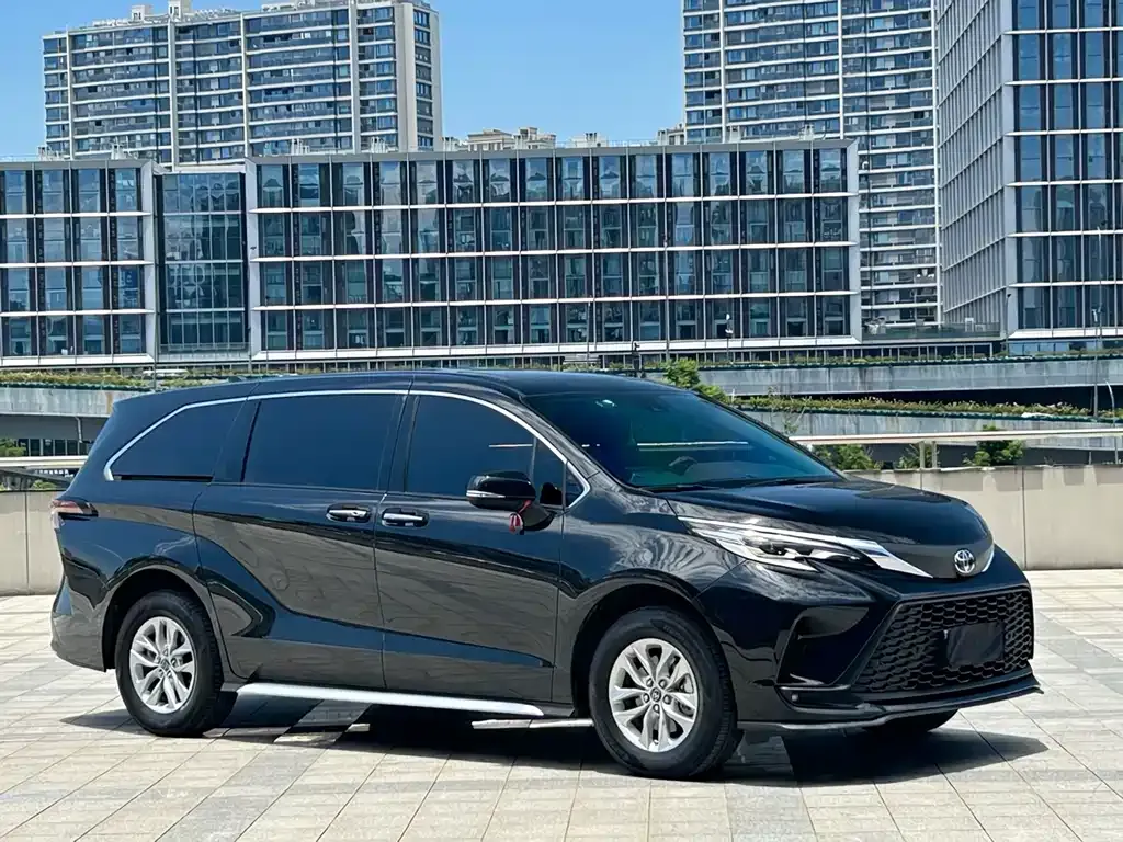 Toyota Granvia — фото 6
