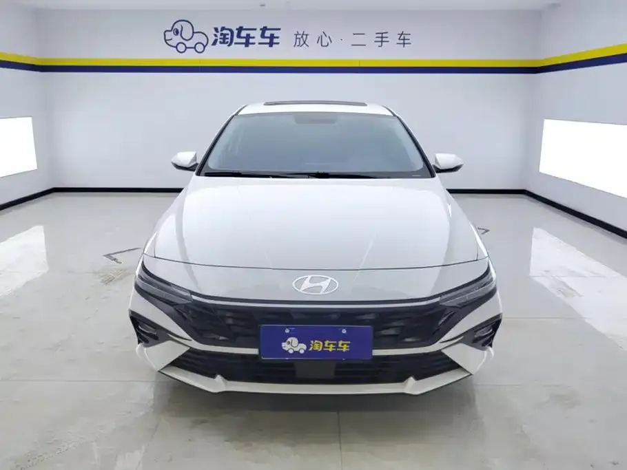 Hyundai Elantra — фото 9