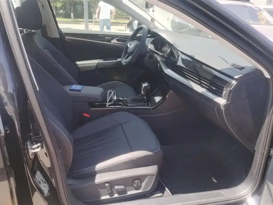 Volkswagen Passat — фото 7