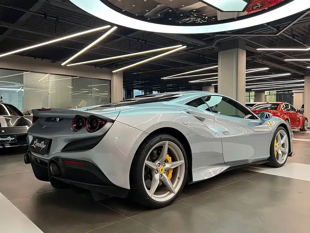 Ferrari F8 — фото 2