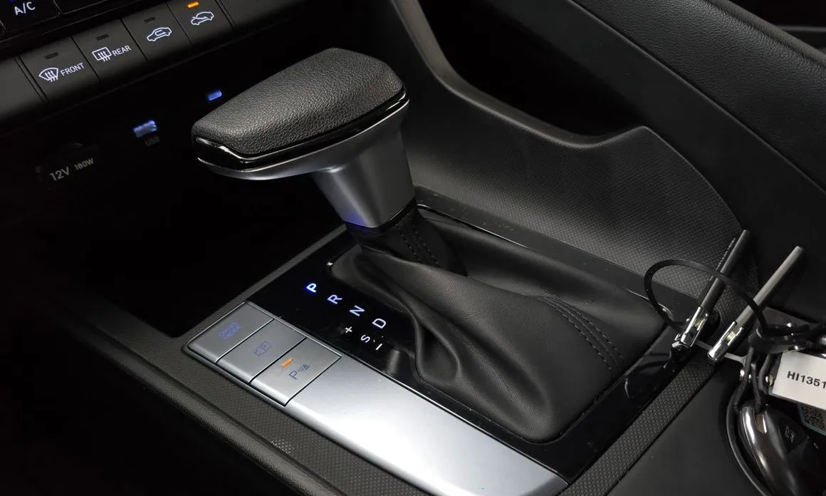 Hyundai AVANTE — фото 8