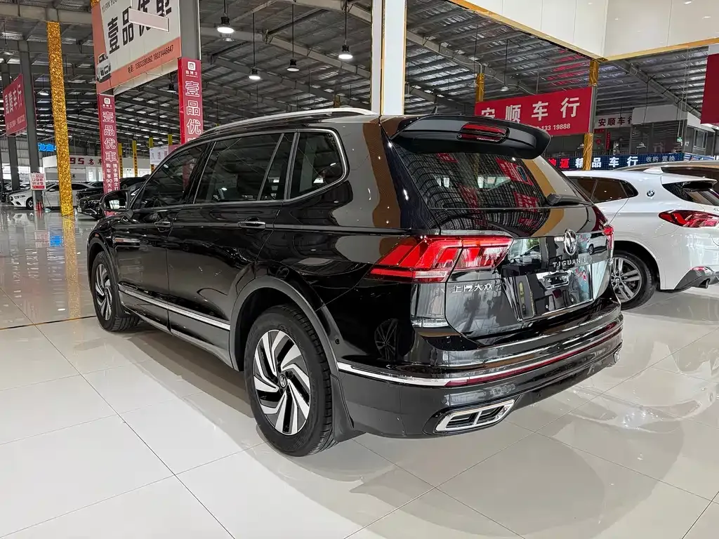 Volkswagen Tiguan L — фото 3