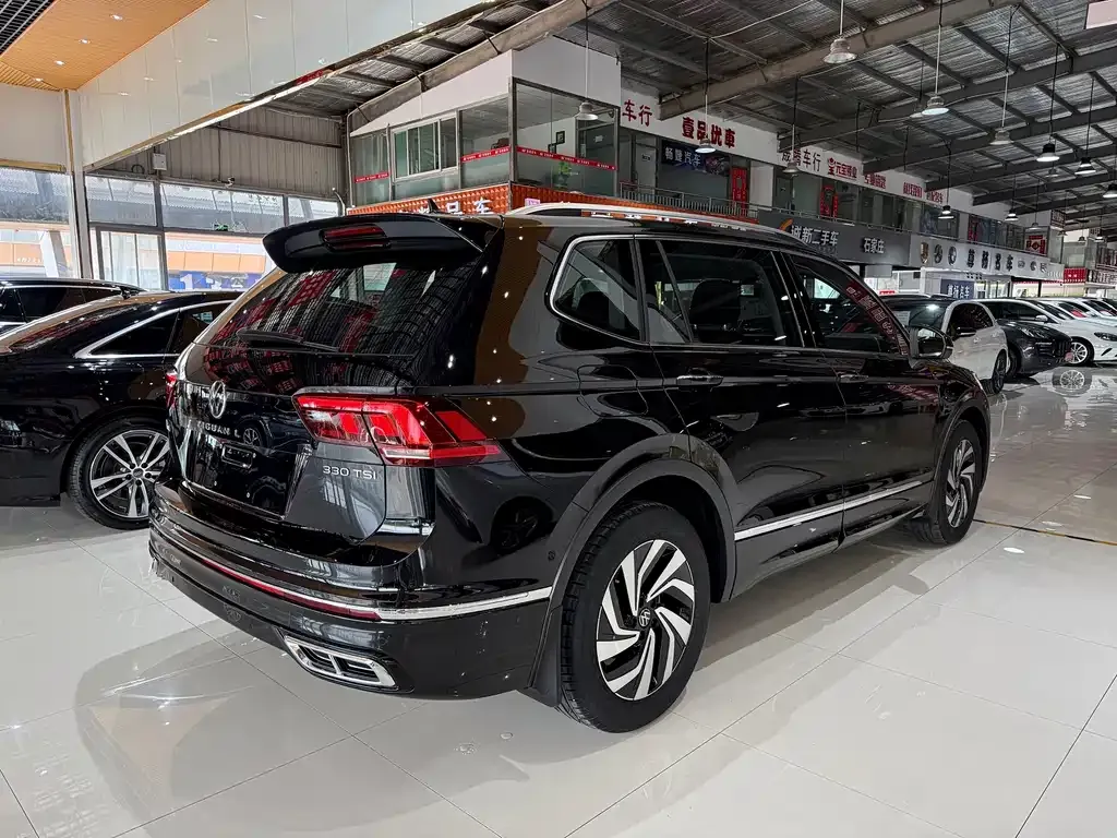 Volkswagen Tiguan L — фото 4