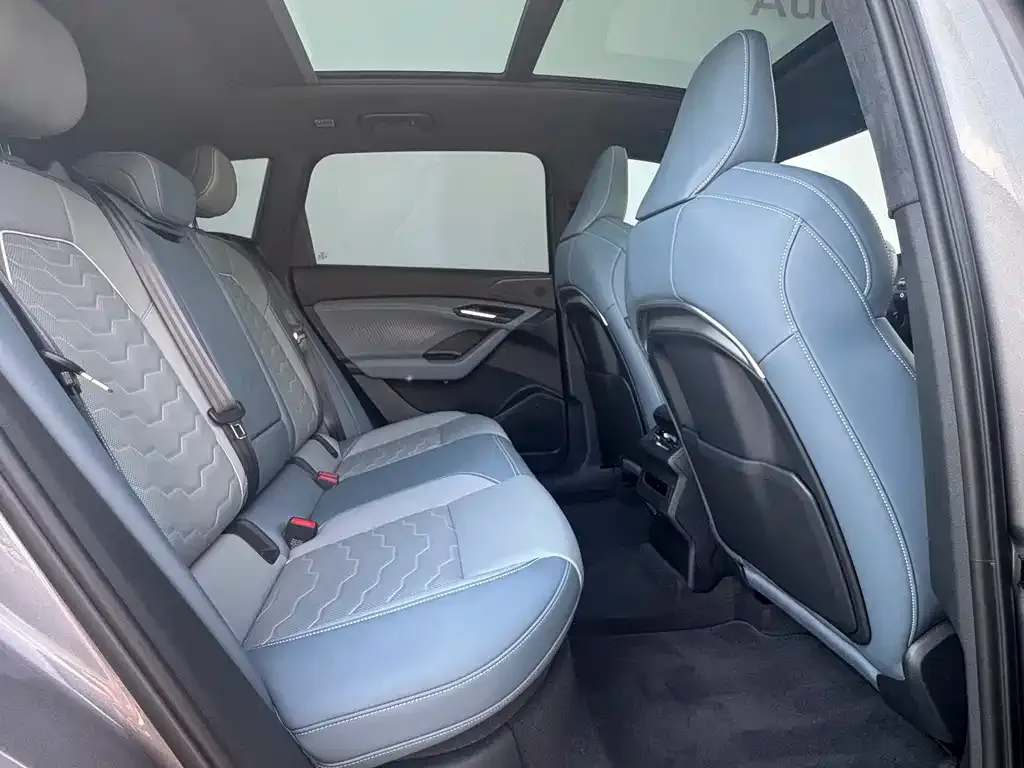Audi Q6L e-tron — фото 9