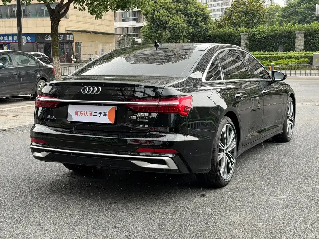 Audi A6L — фото 9