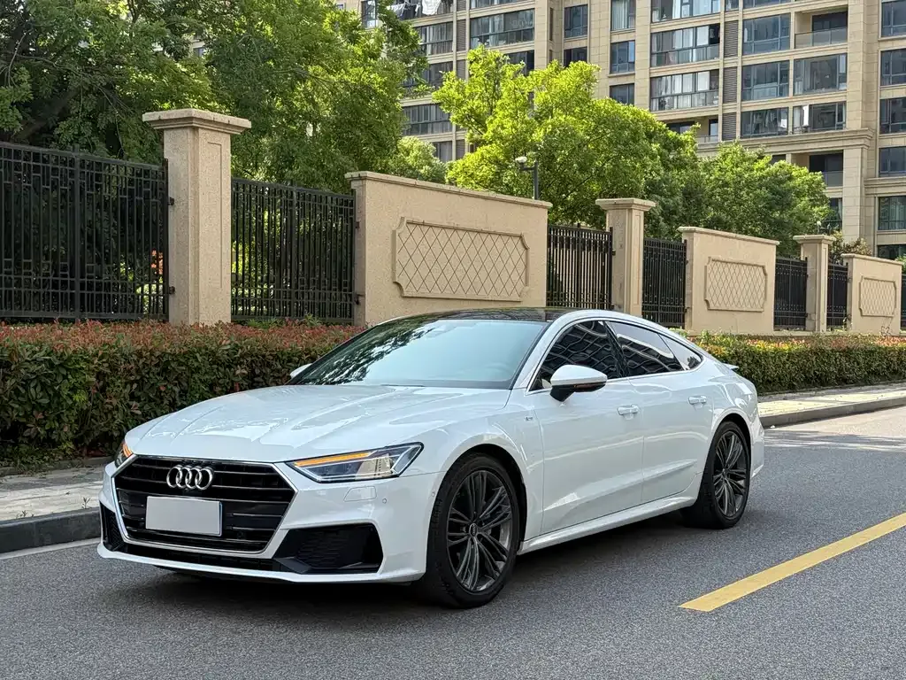Audi A7 — фото 1
