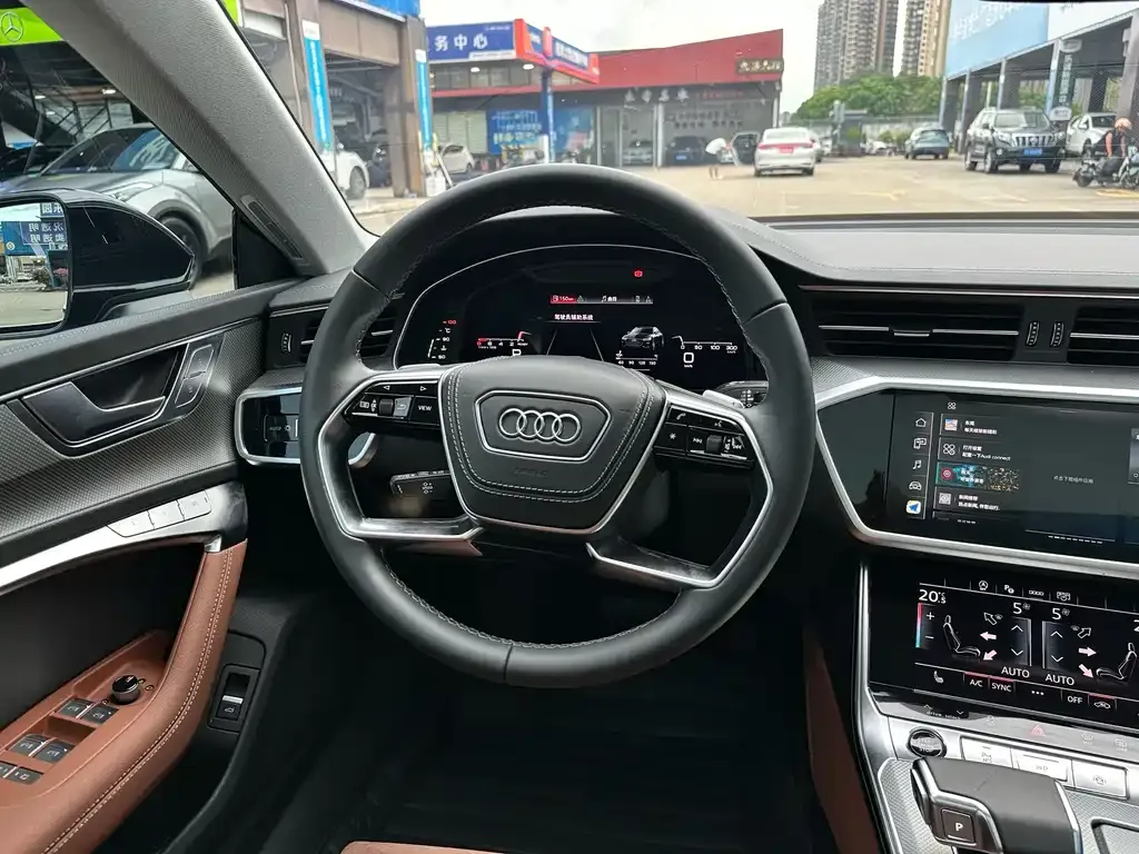 Audi A7L — фото 2