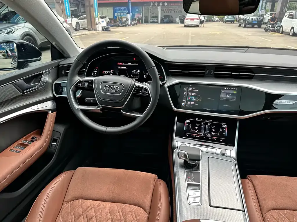 Audi A7L — фото 9