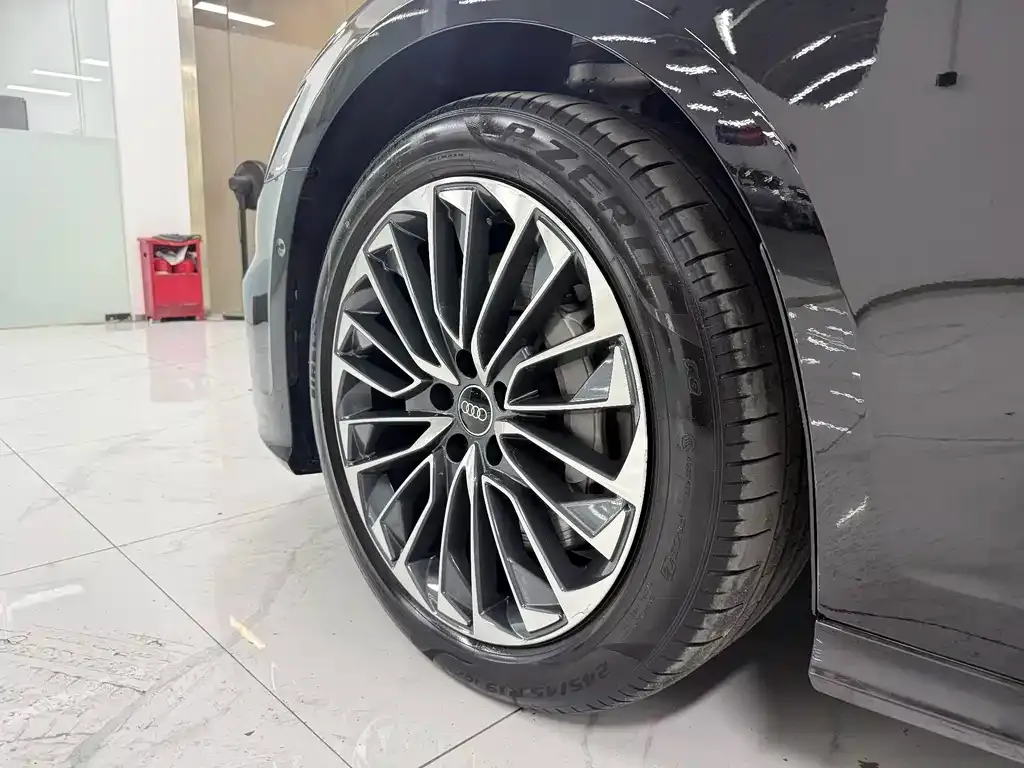 Audi A6L New Energy 2022 из CN, фото 4